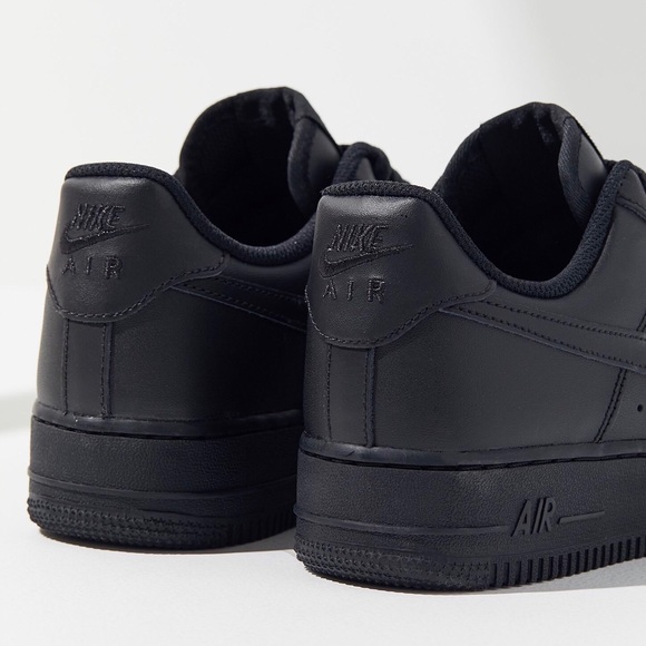 Urban Outfitters x Nike Air Force 1 ‘07 Sneaker - Picture 5 of 7